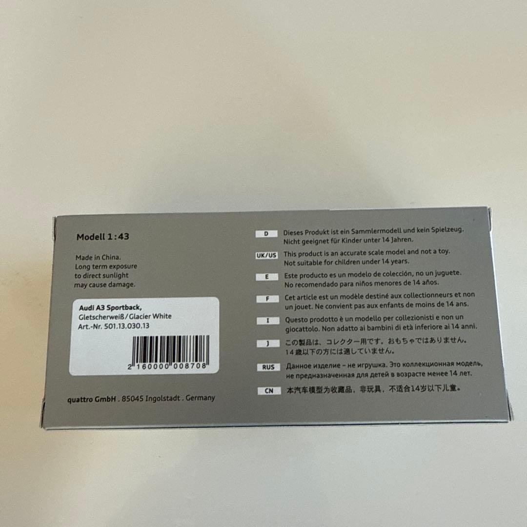 Audi A3 Sportback ミニカー ホワイト Audi A3 Sportback ミニカー ホワイト