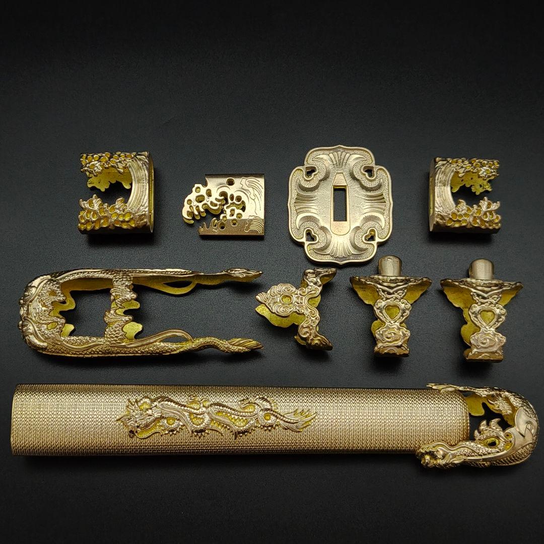 唐様大刀　水龍剣　刀鍔　目貫　縁頭　切羽　鐺　柄鞘一式金具　銅製　レア金具武具