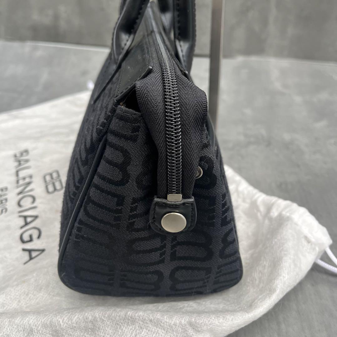 卸売 BALENCIAGA BB柄ハンドバッグ 黒 ブラック ボストン - メルカリ バッグ