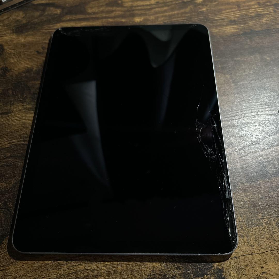 iPad Air第4世代（液晶割れあり）