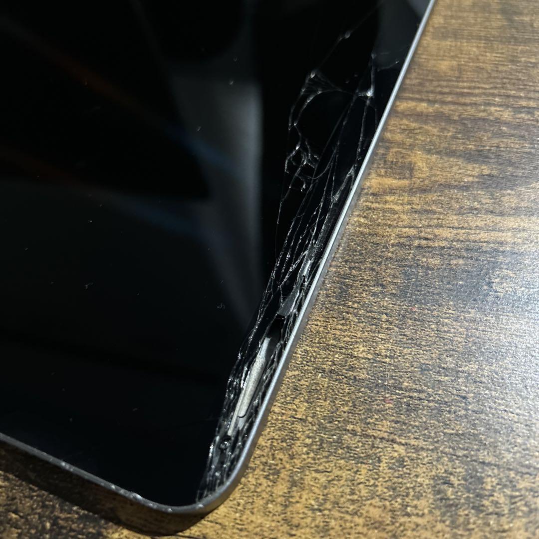 iPad Air第4世代（液晶割れあり）