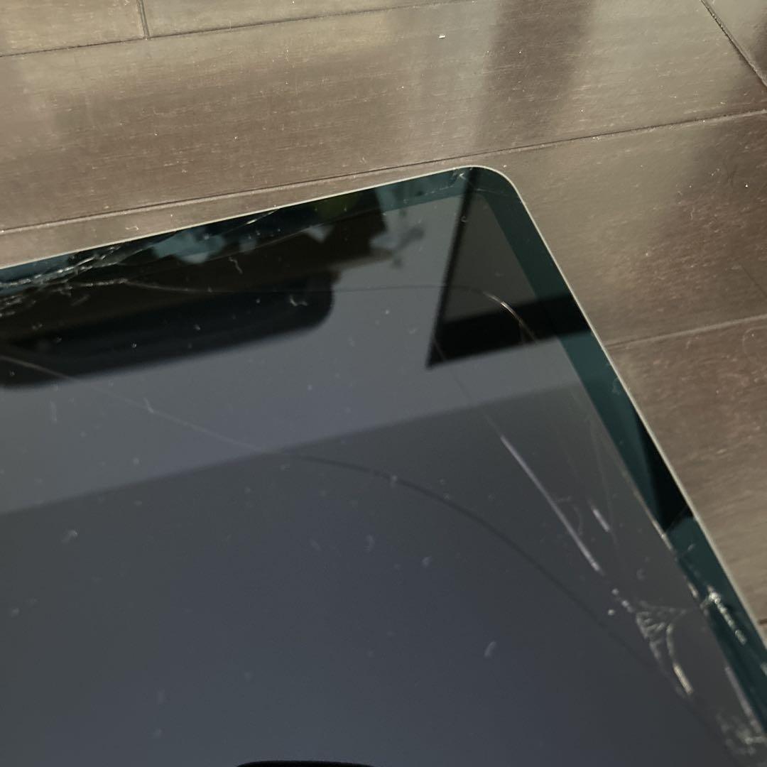 iPad Air第4世代（液晶割れあり）