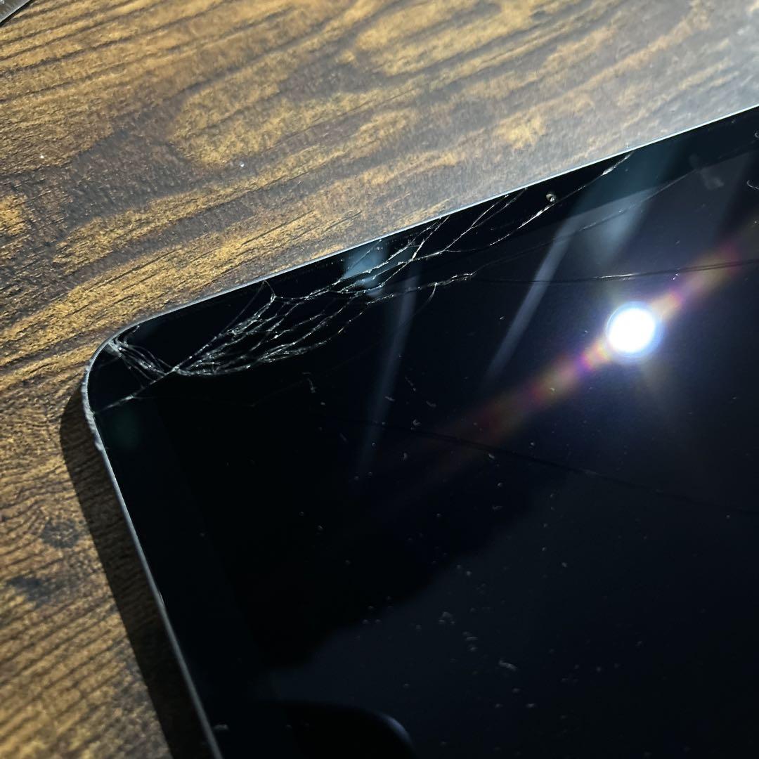 iPad Air第4世代（液晶割れあり）