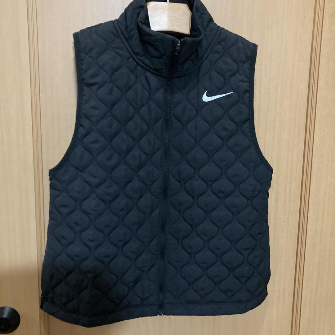 Nike ブラック キルティングベストランニング