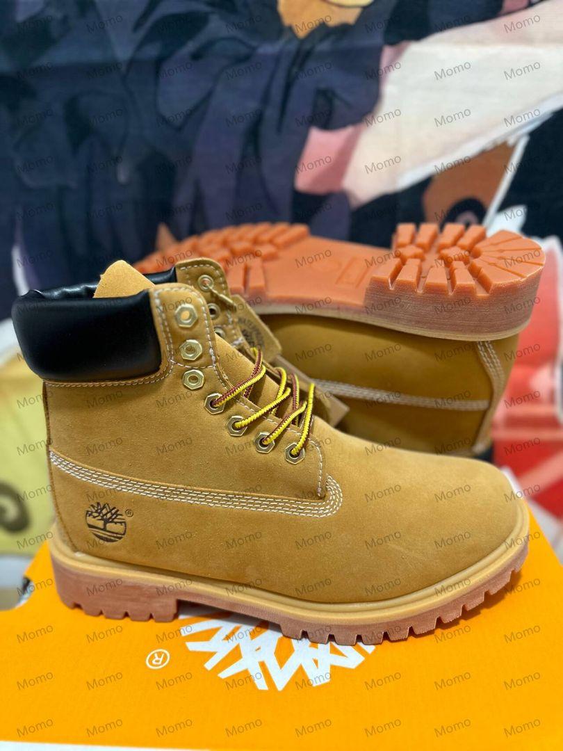 人気  Timberland  ワークブーツ  ベージュ。