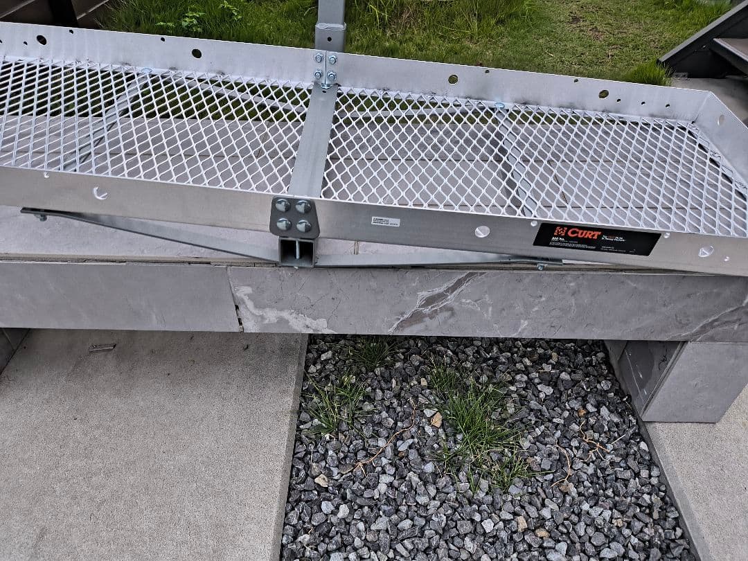 CURT カーゴキャリア!アルミ製やや傷や汚れあり