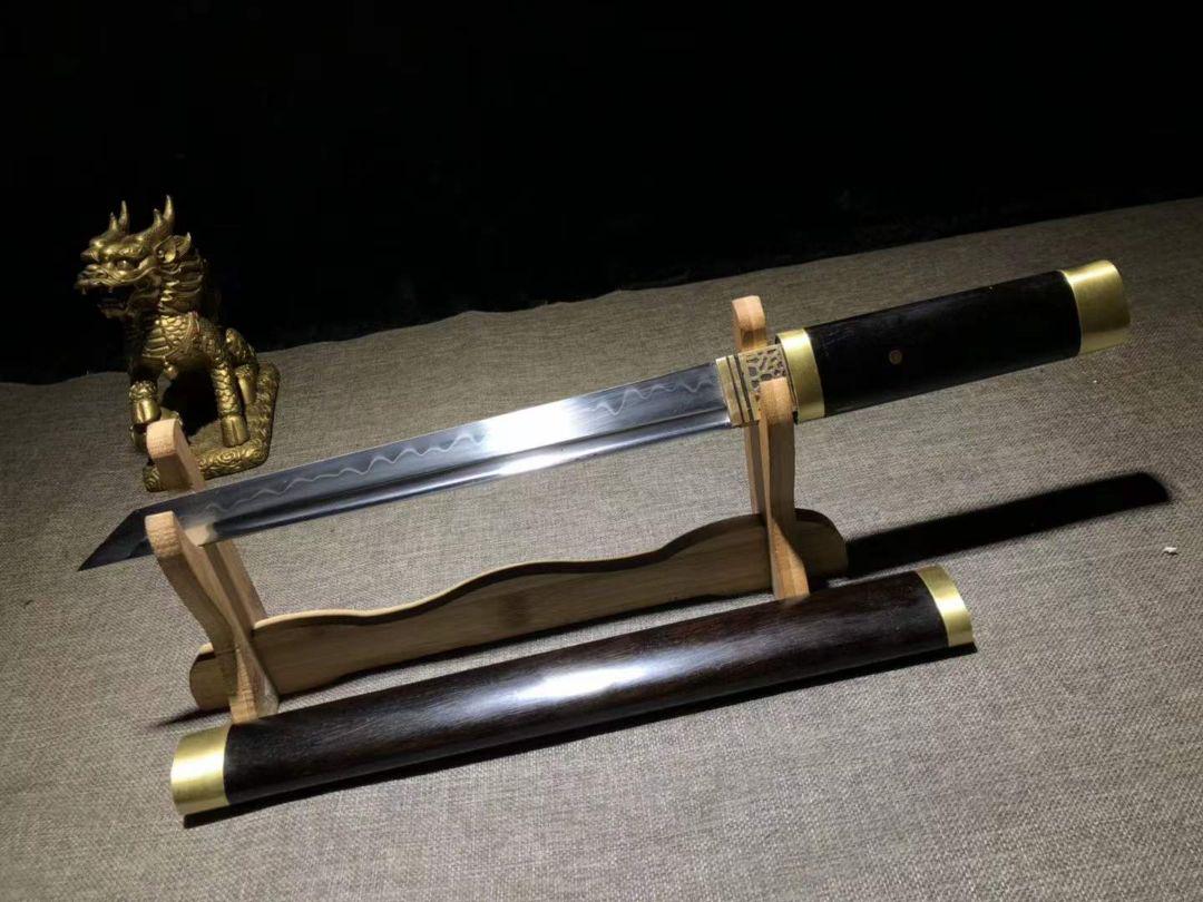 黒檀手作り銅包みT 10焼刃血槽版唐直刀古兵器 武具　刀装具　日本刀　模造刀 黒檀手作り銅包みT 10焼刃血槽版唐直刀古兵器 武具 刀装具 日本
