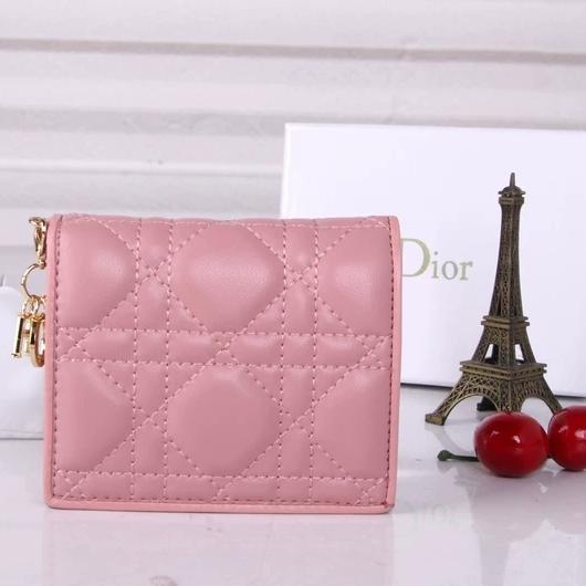 美品✨Dior❤ キルティング ピンク 二つ折り財布 Dior ピンク キルティング 二つ折り財布 - メルカリ