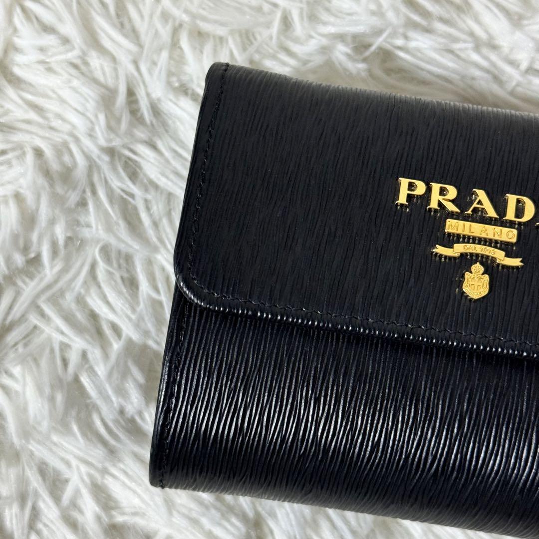 新品未使用✨PRADA プラダ　1MH025 三つ折り財布　メタルロゴ　金具