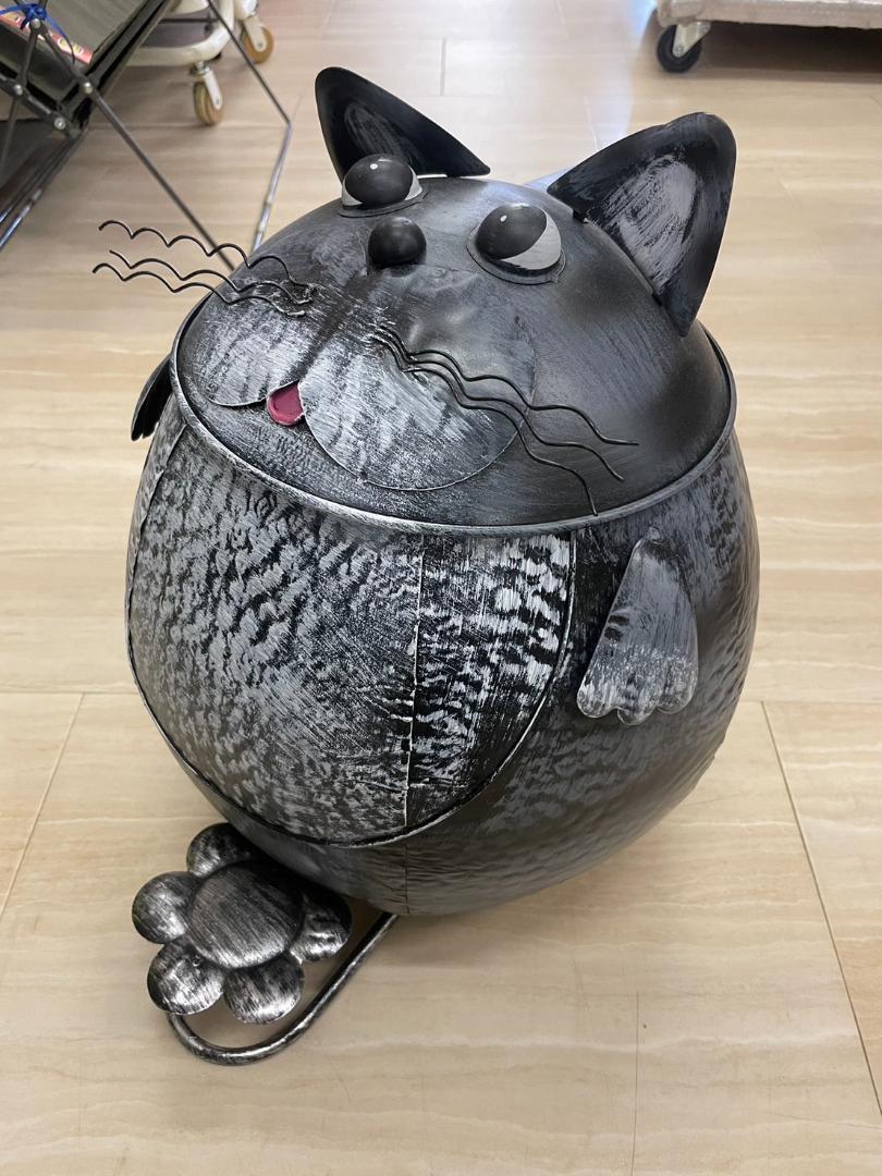 ダストビン　ダストボックス　ゴミ箱　ねこ　猫　ネコ　ペダル式　蓋つき　フタ付き 5,502円