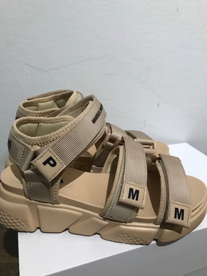 MAISON MAVERICK presentsサンダル 未使用 ベージュM 正規激安 5280円