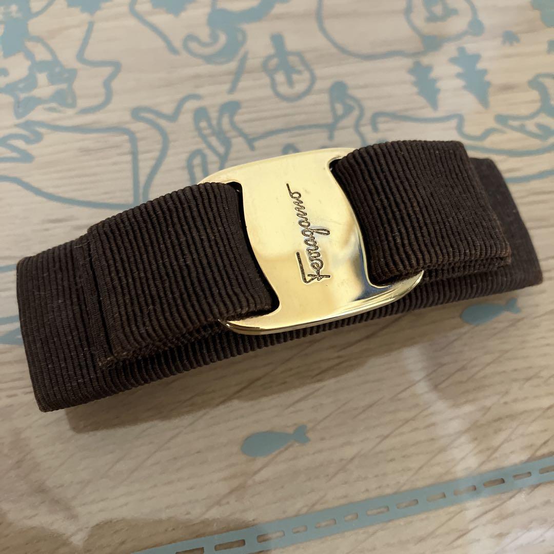 Salvatore Ferragamo フェラガモ バレッタ ブラウン×ゴールド フェラガモ バレッタ ブラウン✖️ゴールド - メルカリ