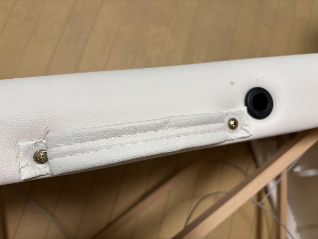 ホワイト折りたたみマッサージテーブル