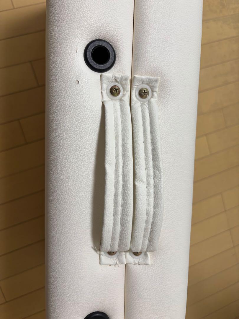ホワイト折りたたみマッサージテーブル