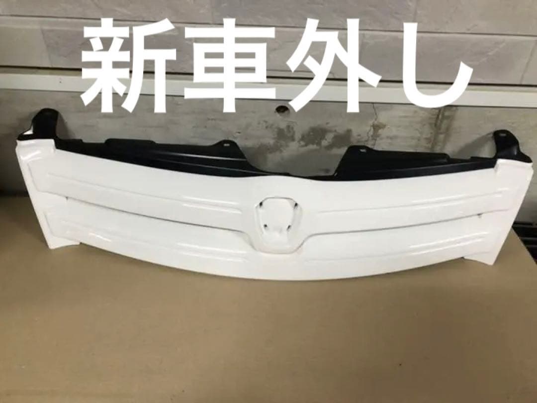 イスト　トヨタ純正フロントグリル