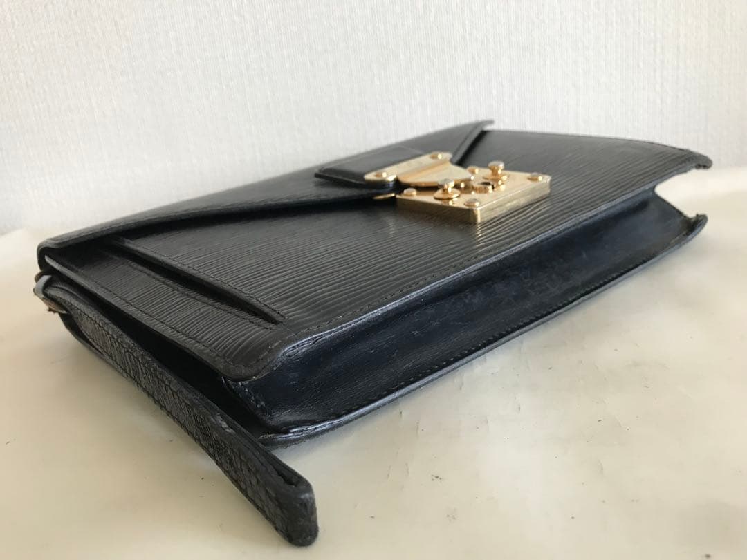 ルイヴィトン セカンドバッグ セリエドラゴンヌ