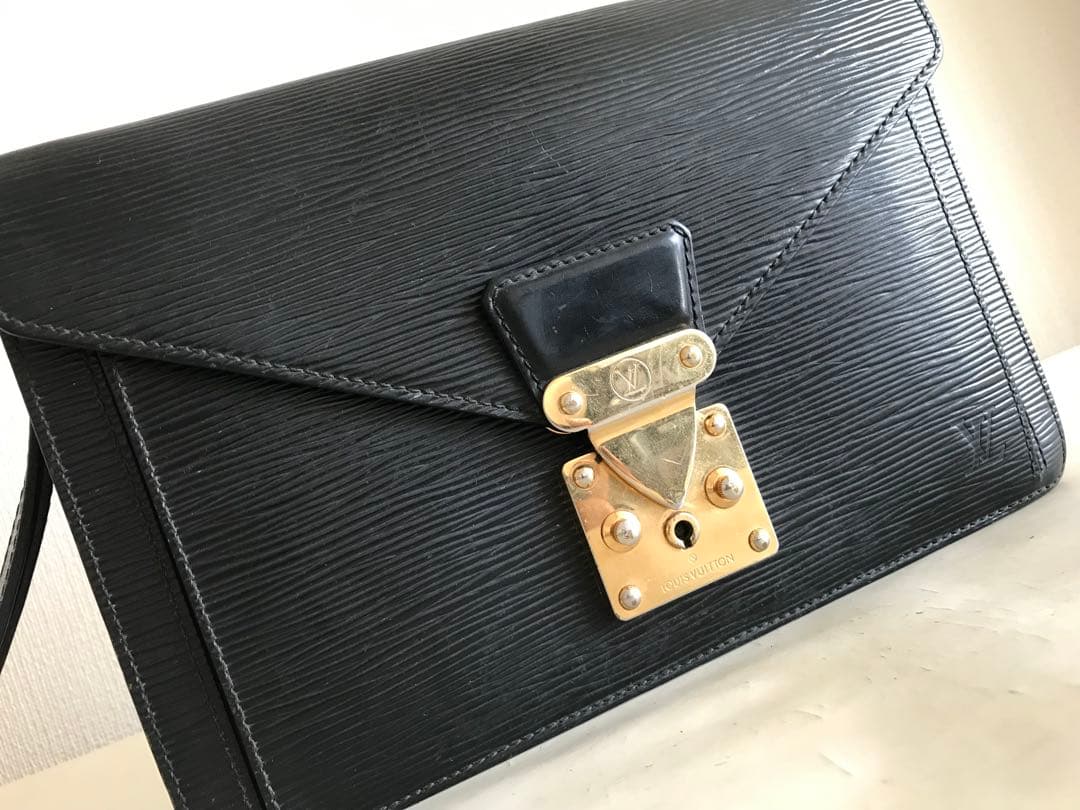 ルイヴィトン セカンドバッグ セリエドラゴンヌ