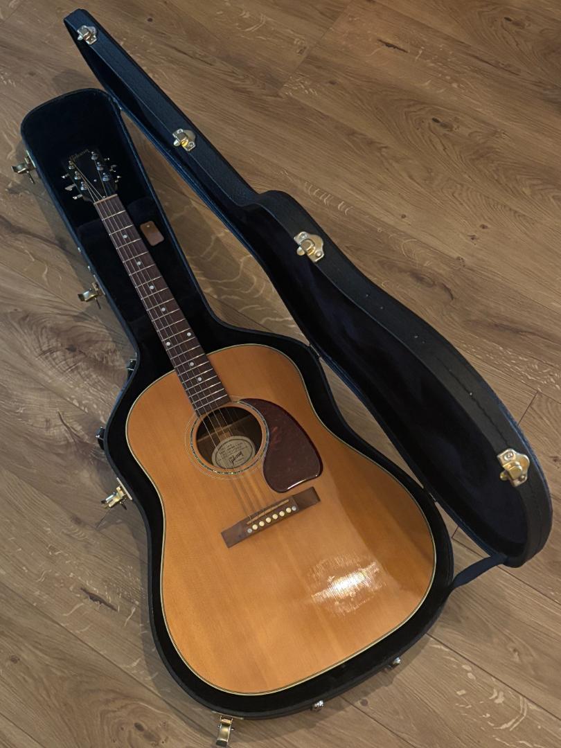 Gibson J-15 純正ハードケース付 Gibson J-15 純正ハードケース付