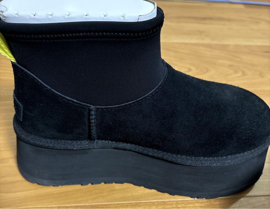 UGG