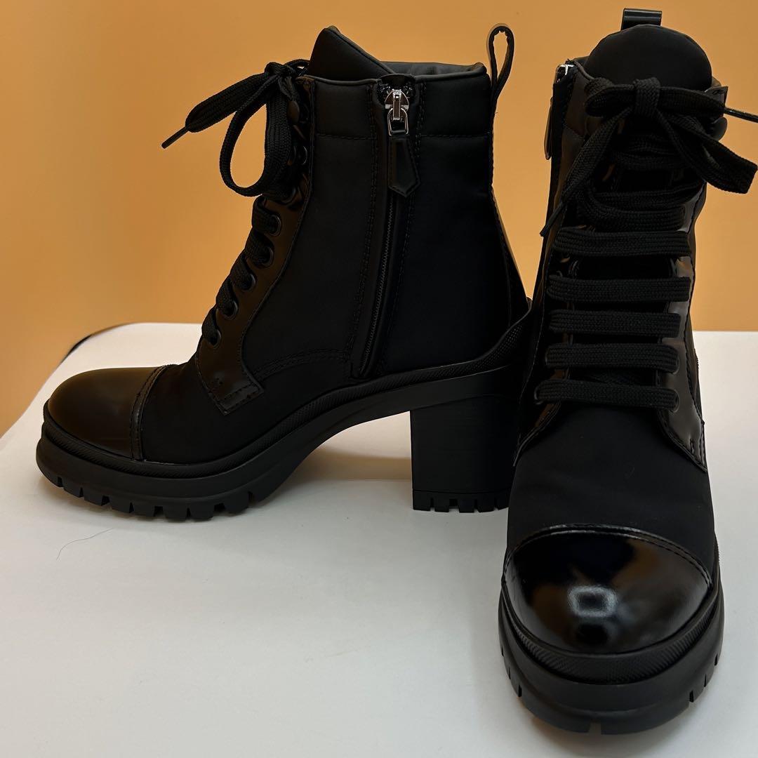 【極美品】PRADA ブーティ Re Nylon ナイロン レザー 三角プレート