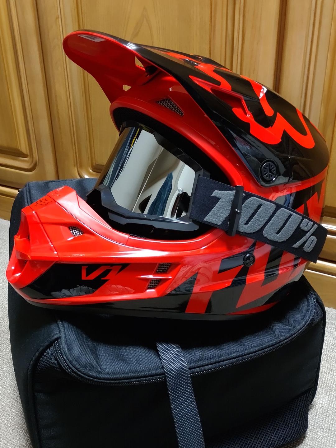 FOX V1 size S 数回使用の美品 ヘルメットバッグ付き www.cleanlineapp.com