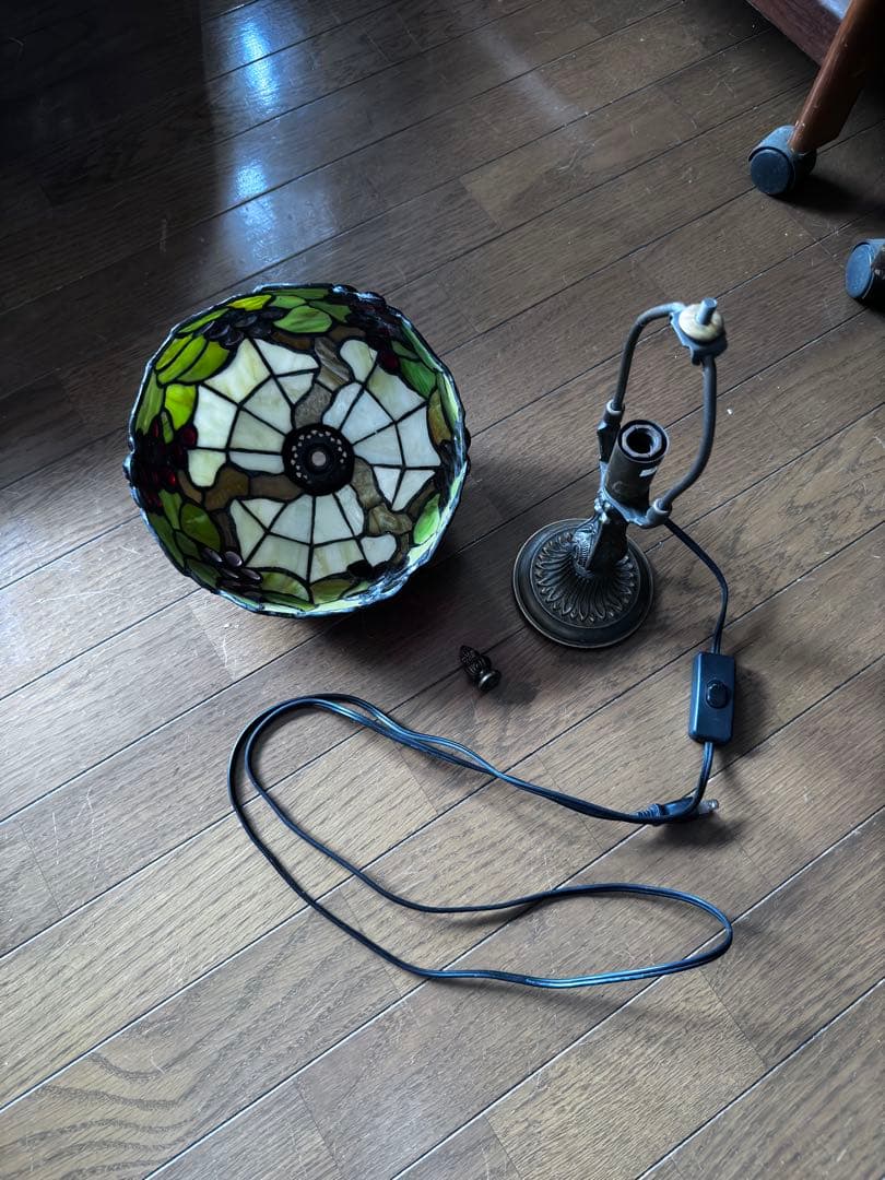 ティファニーランプ型 ステンドグラス葡萄ランプ ヴィンテージレトロアンティークやや傷や汚れあり NEXPOTALLINN_EU