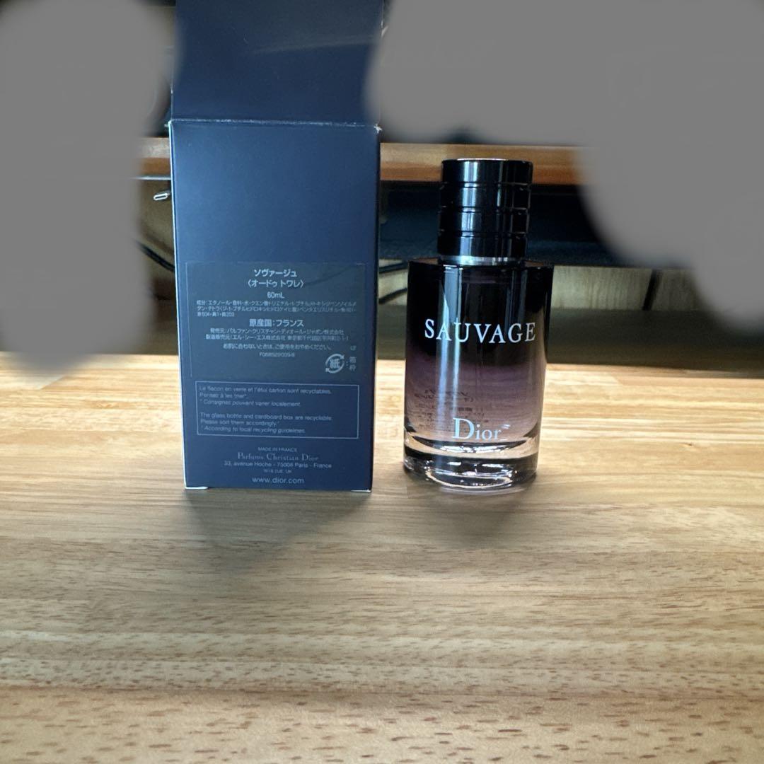 ソヴァージュ　SAUVAGE 60mL Amazon.com : Christian Dior Sauvage Eau De Toilette Spray 2