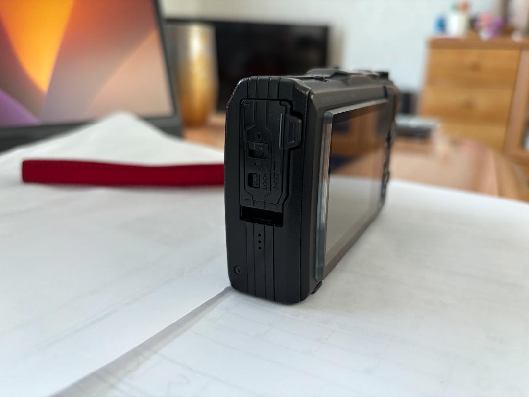 OLYMPUS Tough TG-6 BLK （ブラック）　★おまけ多数★