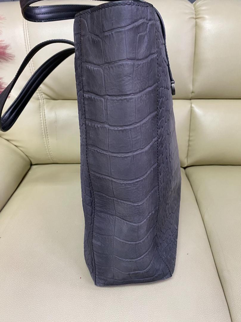 Salvatore Ferragamo フェラガモ 型押し レザー トートバッグ