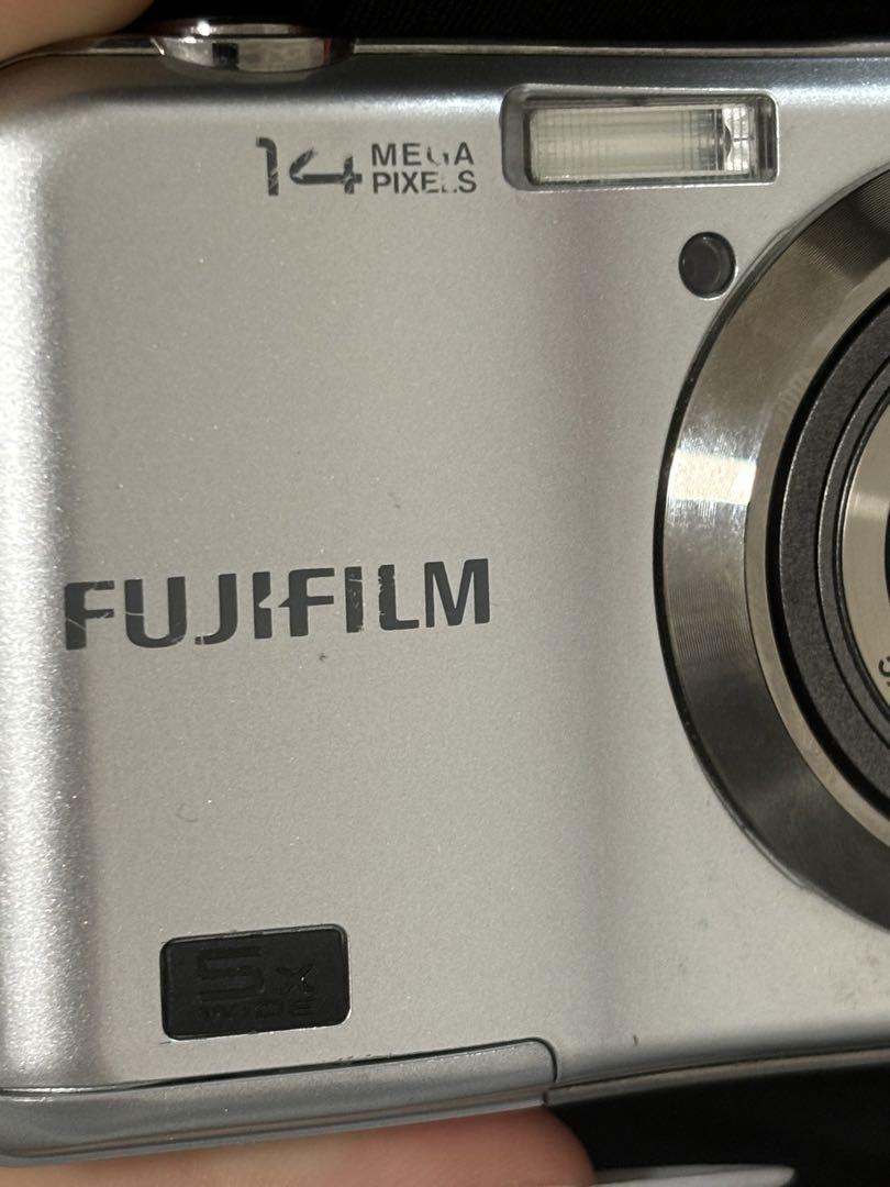 数量限定！在庫処分セール 売り切れ御免 FUJIFILM 14メガピクセル デジタルカメラ シルバー デジタルカメラ