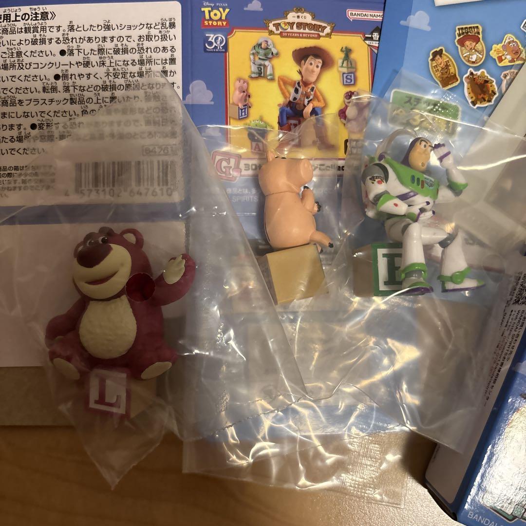 トイストーリー 1番くじ ミニフィギュア ファイル ステッカー 保安官バッジ