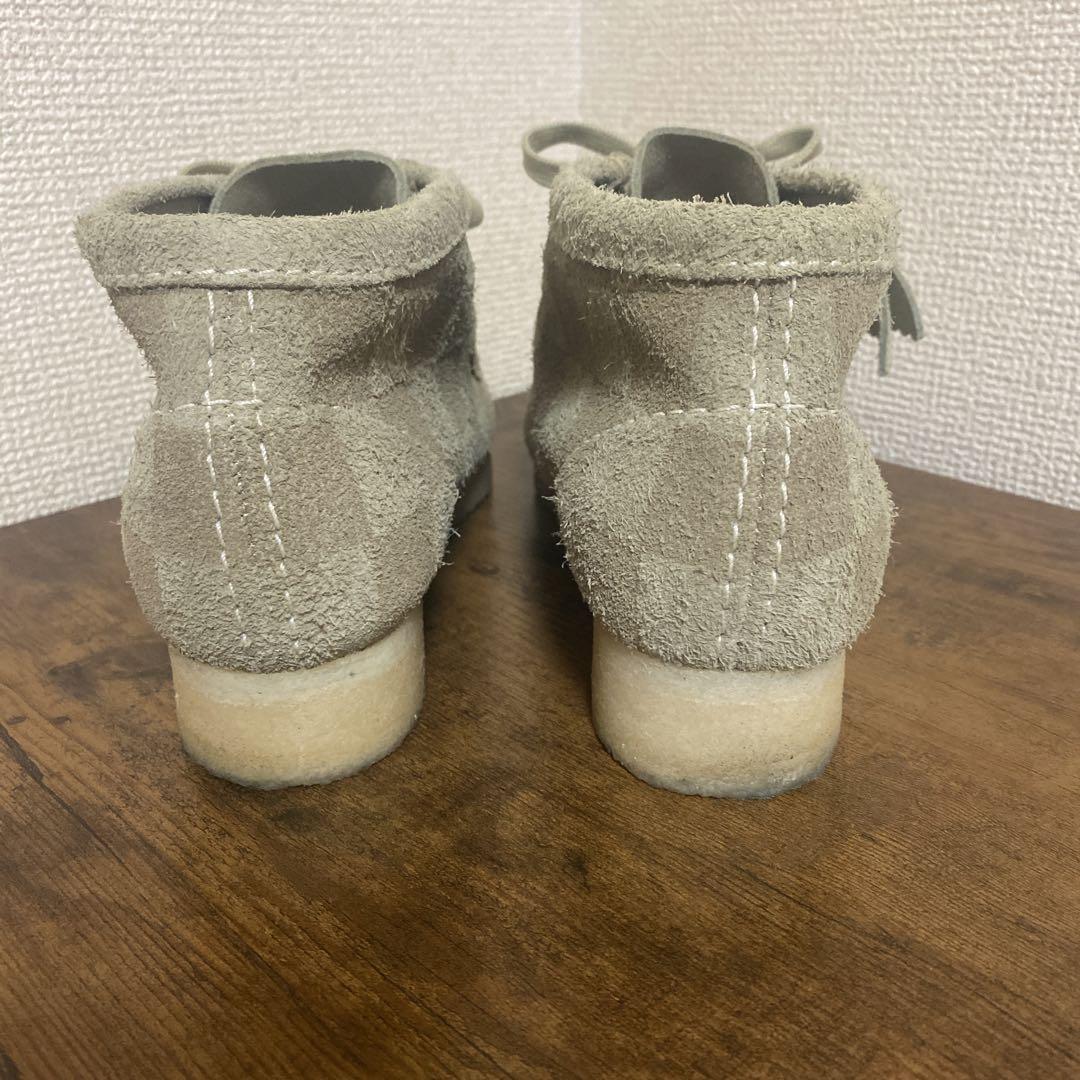 卍 Clarks