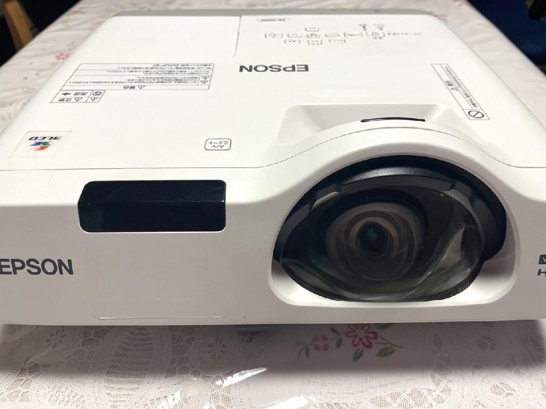 PANASONIC PT-D5700L 6000ルーメンランプ使用16/39時間