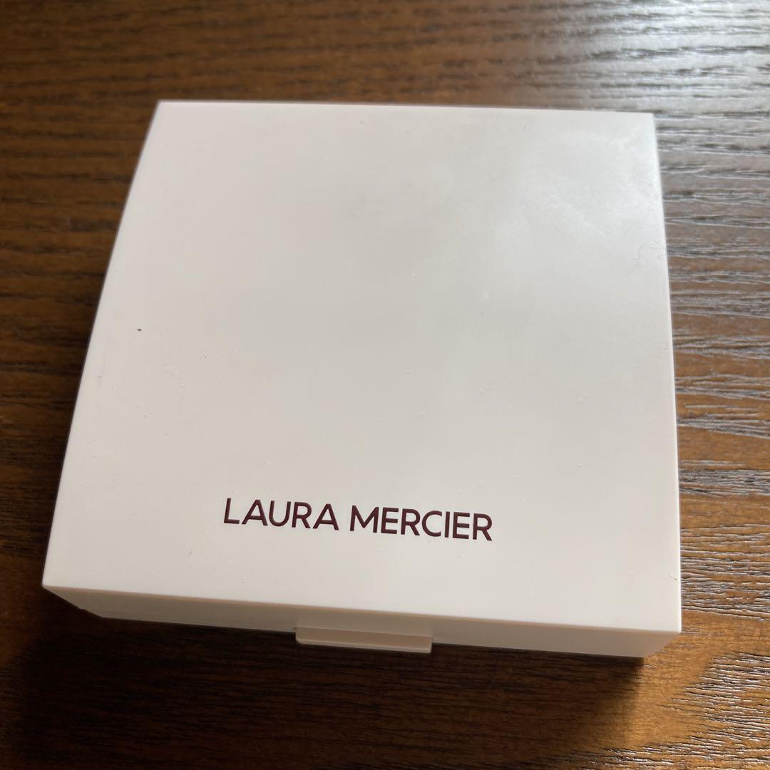 LAURA MERCIER プレスト パウダー