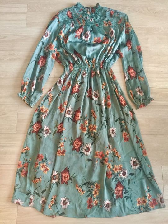 メルカリ Saty1101 Zaraザラ 秋色ボタニカル 花柄 ワンピース ひざ丈ワンピース 2 480 中古や未使用のフリマ