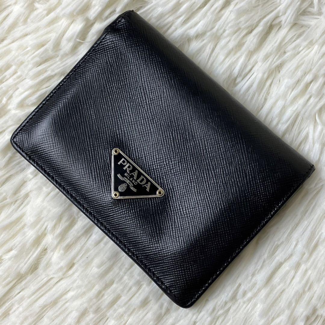 【美品】プラダ　折り財布　三角プレート　ロゴ金具　レザー　サフィアーノ　ブラック