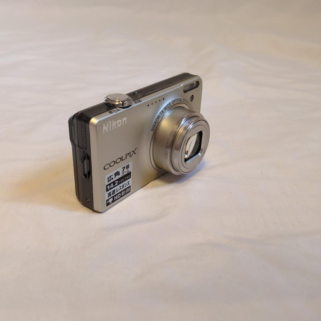 Nikon デジタルカメラ COOLPIX S6000 シャンパンシルバー 美品