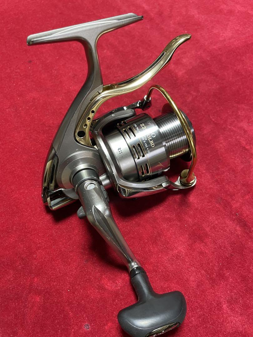 堅実な究極の ダイワ トーナメント Z2500LBD レバーブレーキリール ISO