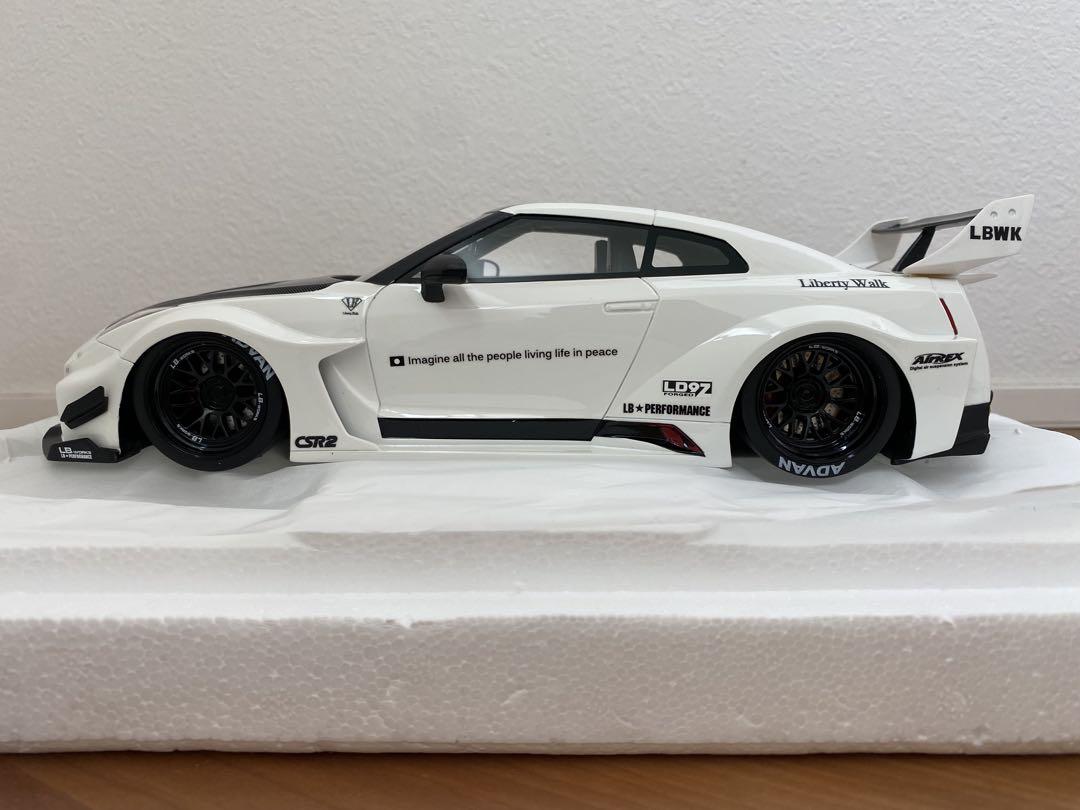 LBsilhouette WORKS GTNissan 35GTR 1/18