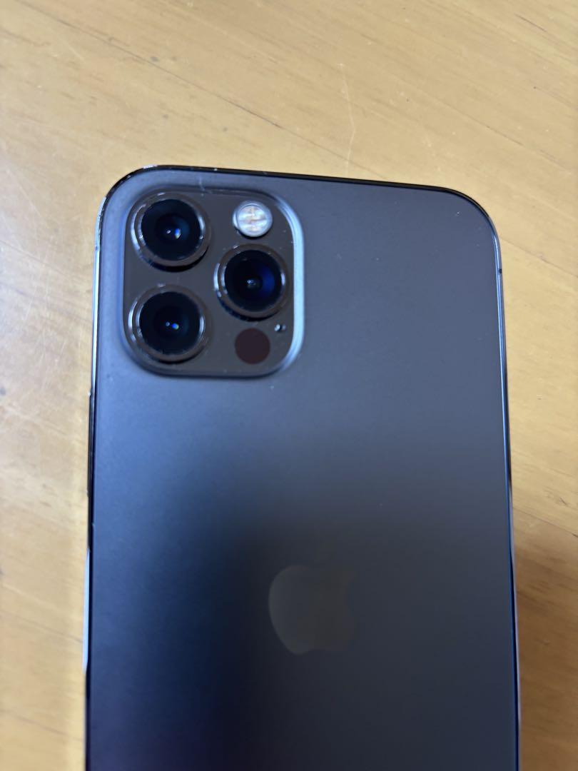● Apple