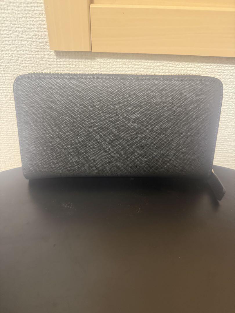 PRADA グレー レザー 長財布