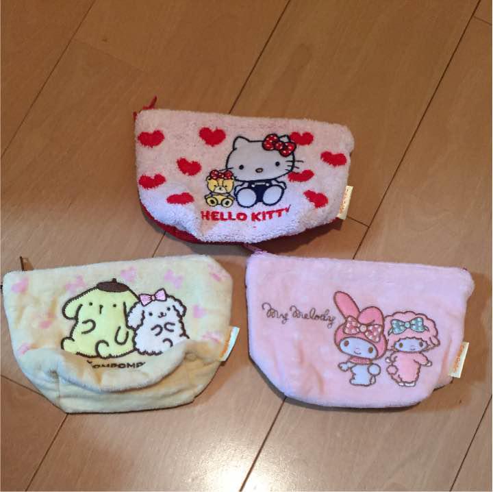 メルカリ 未使用 タオル生地ポーチ ポーチ バニティ 1 0 中古や未使用のフリマ