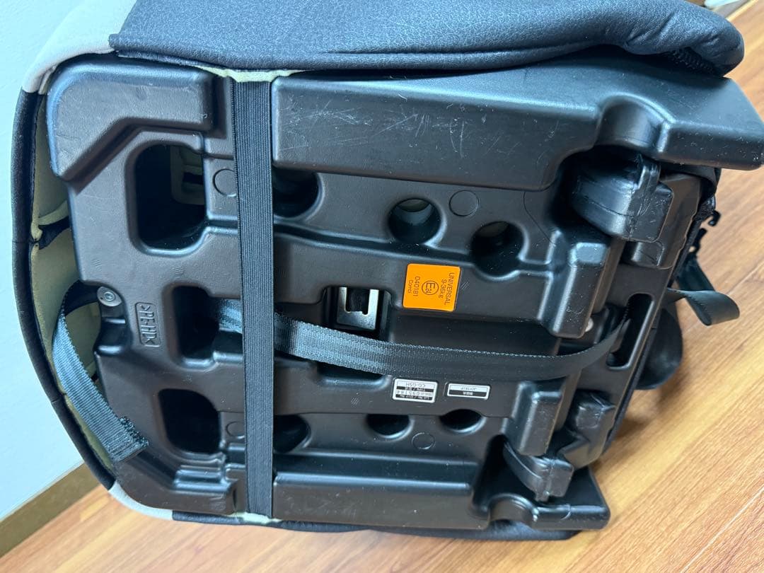 【極美品】Combi ジョイトリップ エッグショックS GG ジュニアシート