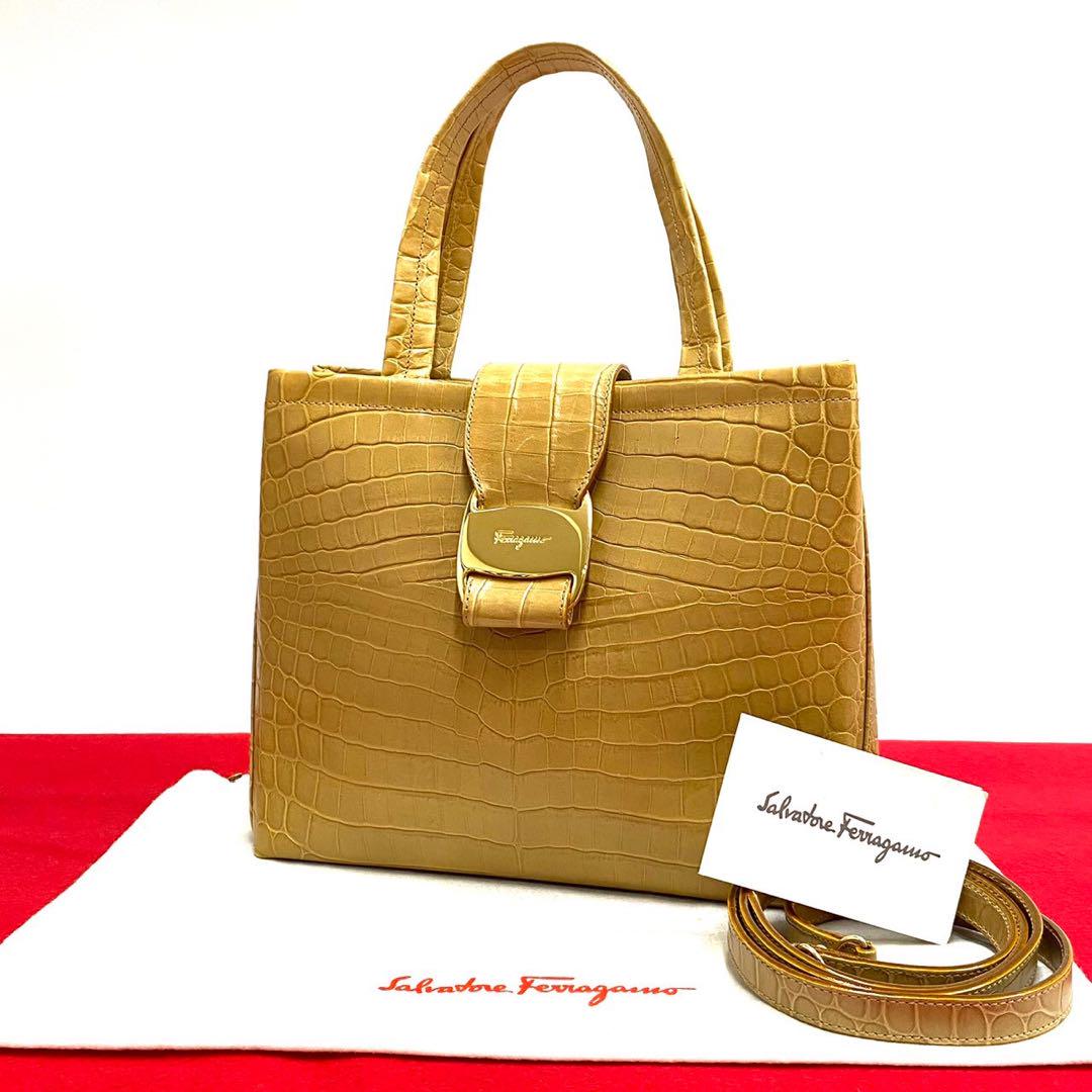 極美品 サルバトーレフェラガモ ヴァラリボン レザー 2way ショルダーバッグ
