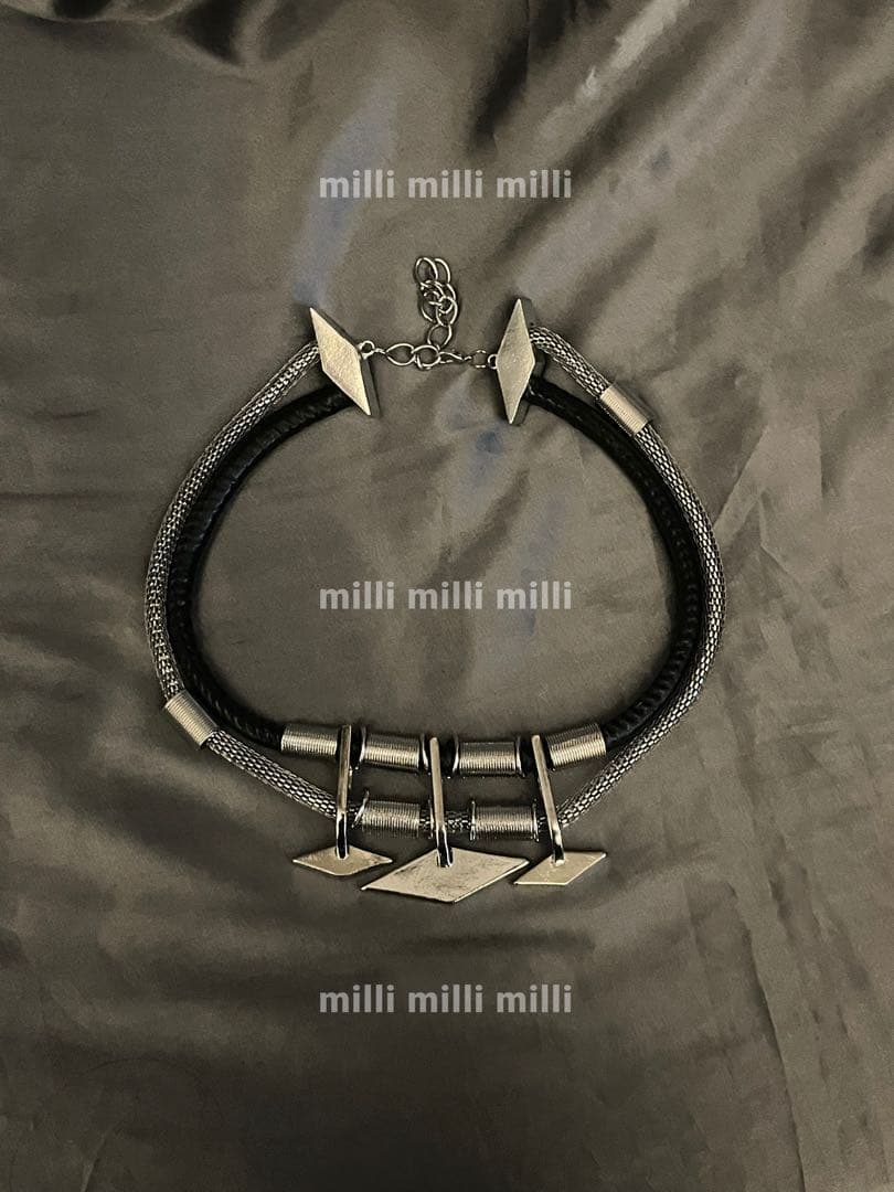 CODY SANDERSON Arched Arrow 2 ピアス CODY SANDERSON - Arched Arrow 2 | east village