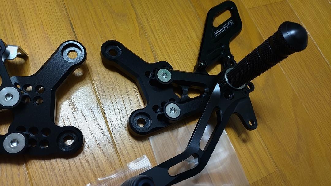 ストライカー Ninja ZX-25R/SE バックステップキット（STRIKER