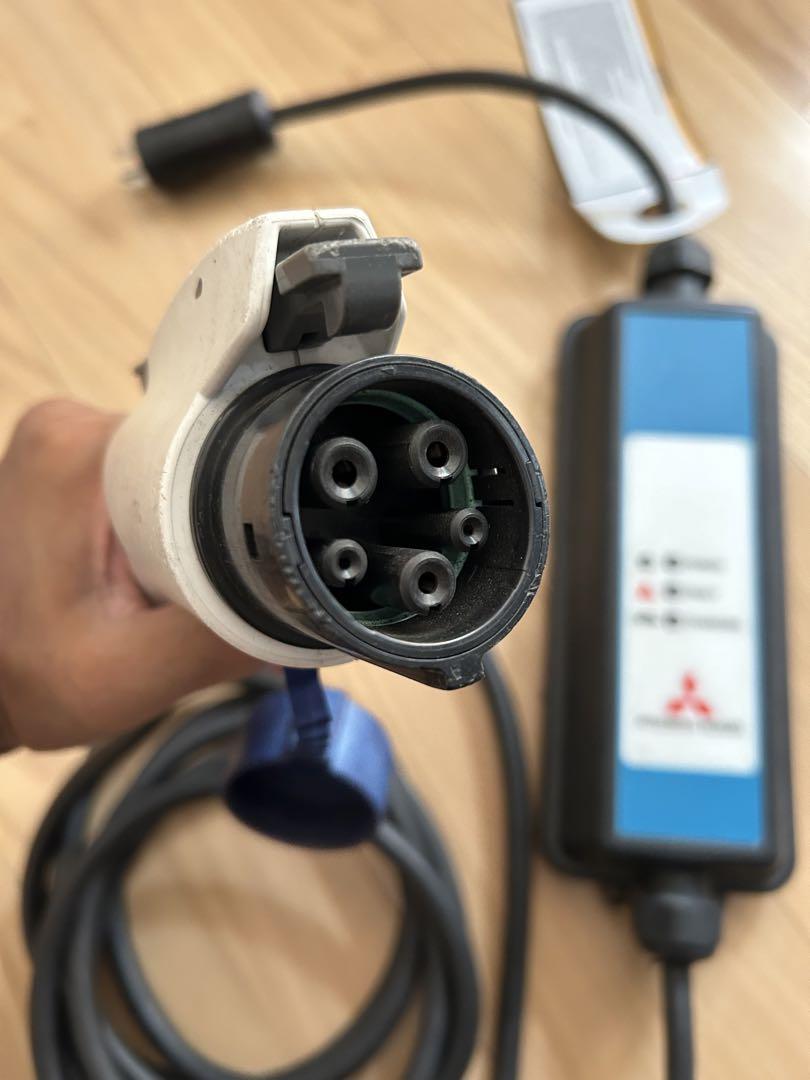 三菱 アウトランダー PHEV純正200V充電ケーブル 特価】三菱アウトランダーPHEV純正200V充電ケーブル