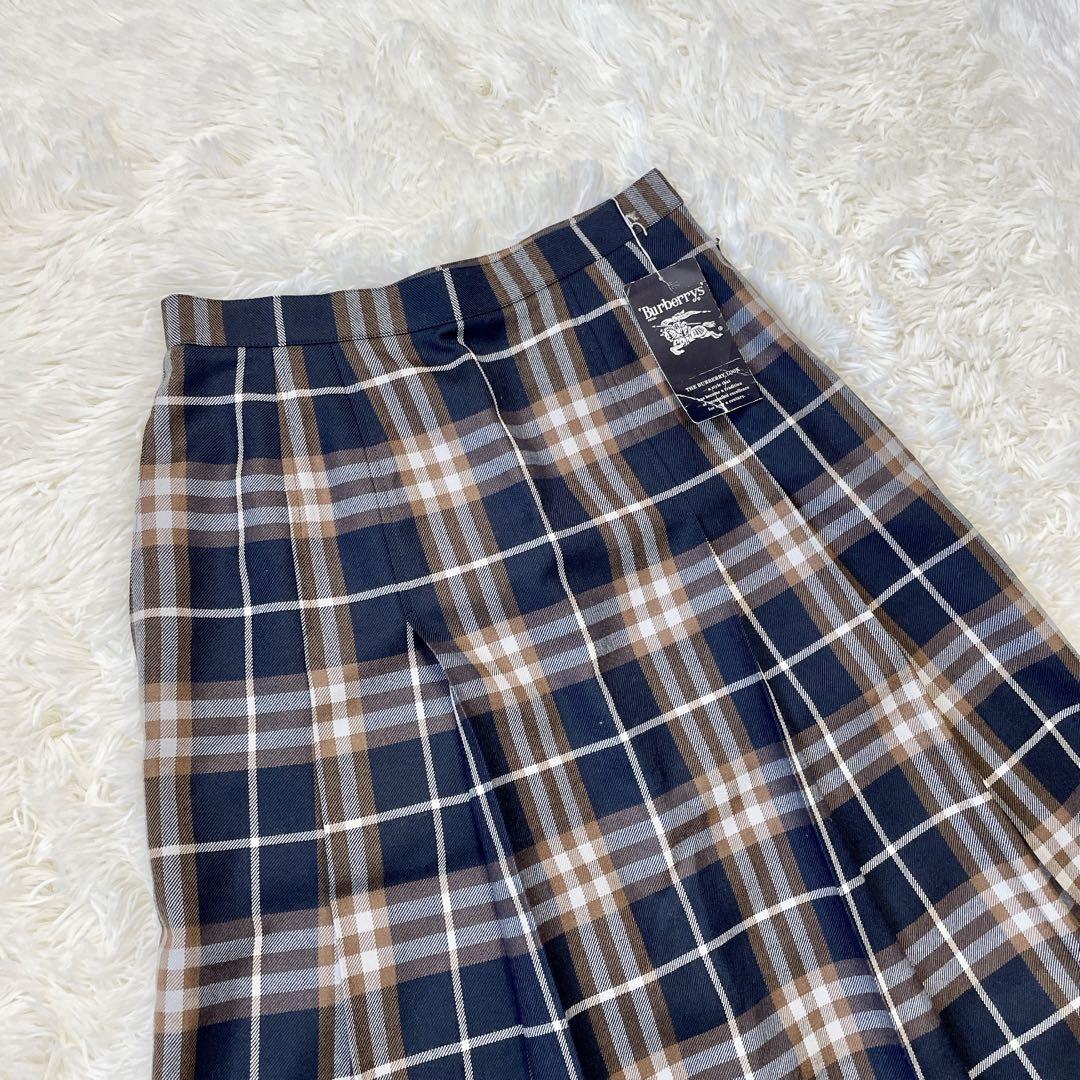 未使用タグ付Burberrysバーバリー ノバチェック　プリーツスカート膝丈
