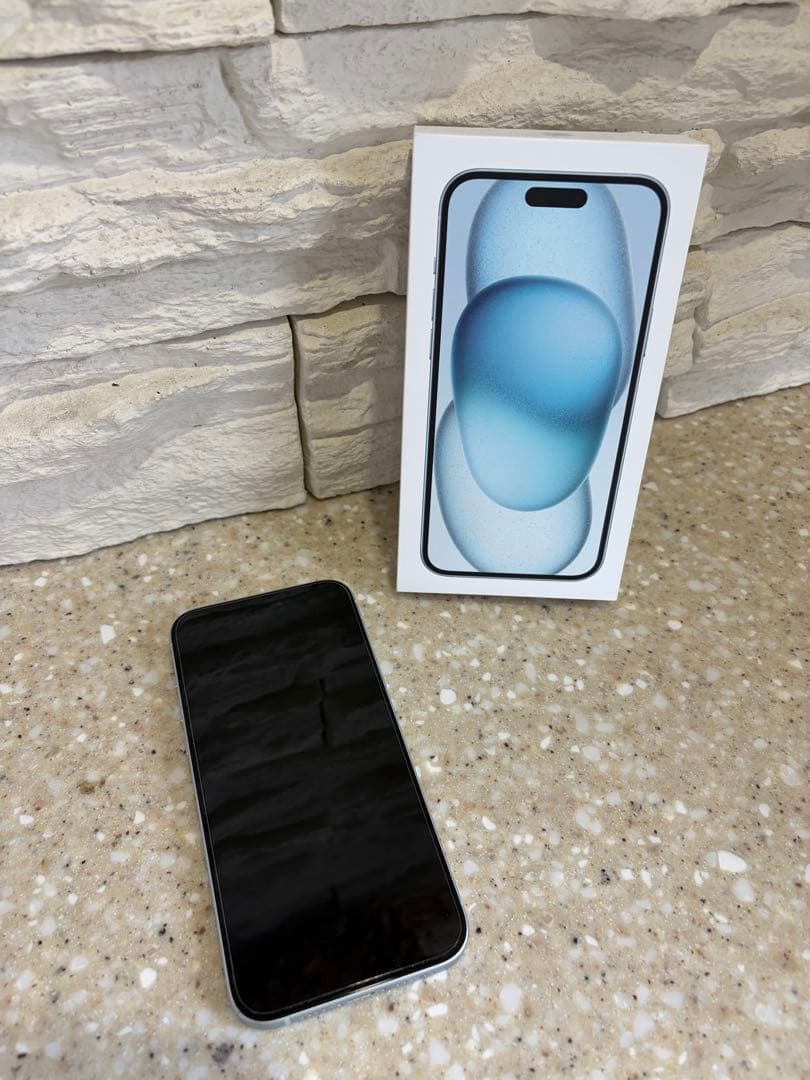 美品　iPhone 15 Plus ホワイトブルー　本体SIMフリー　残量92