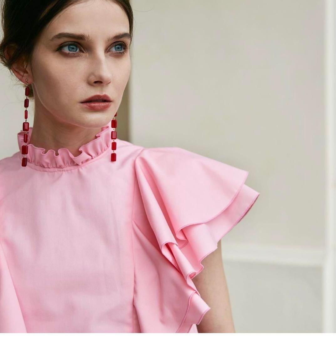 ツルバイマリコオイカワ　フリル　ブラウス